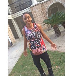 Meet your Posher, Jasmine